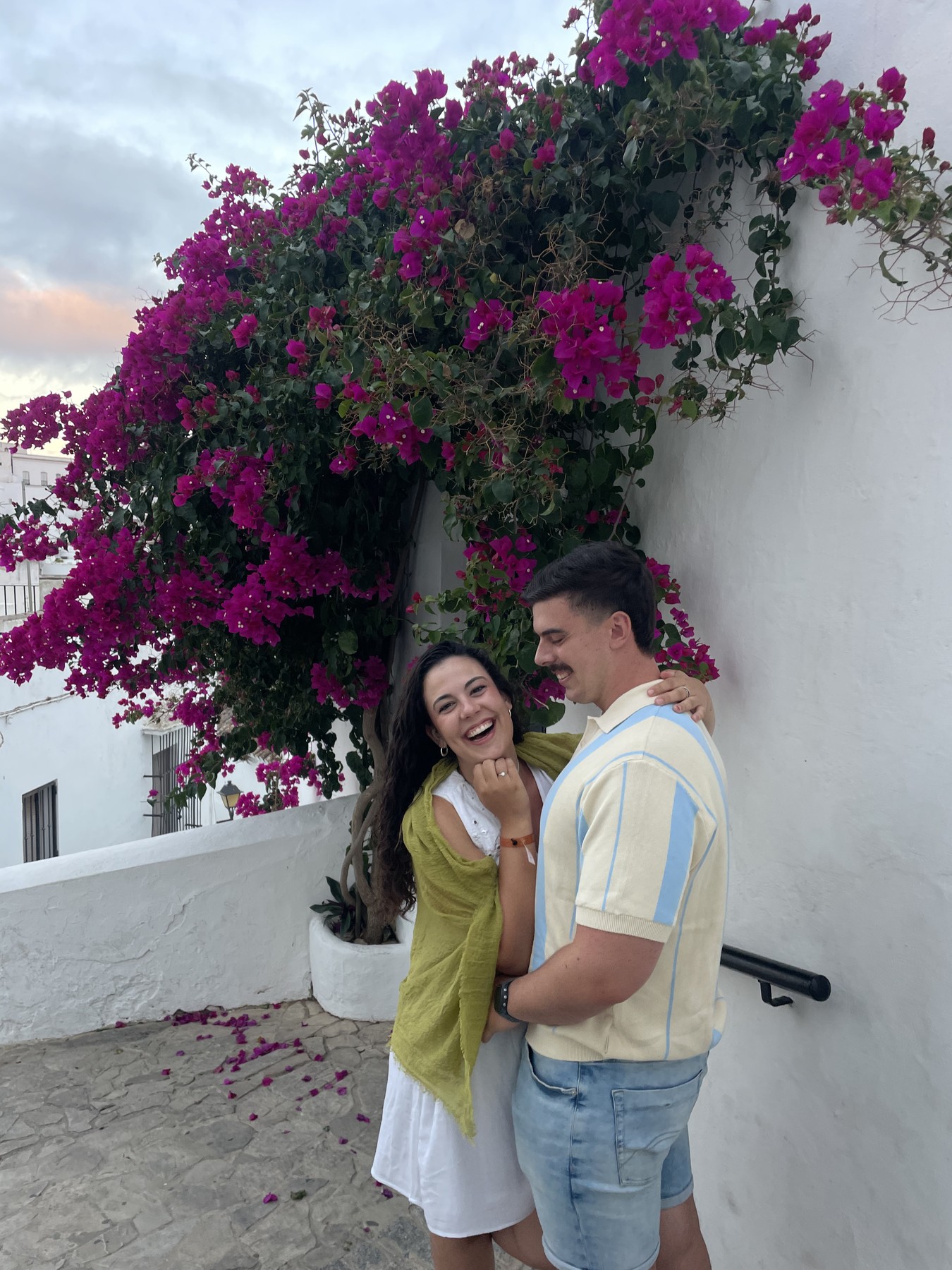 Carmen y Sergio juntos en Vejer de la Frontera tras la pedida de matrimonio